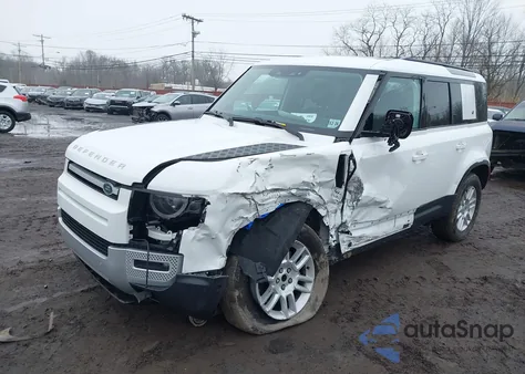 2024 Land Rover Defender 110 P300 z USA, uszkodzony, nr VIN SALEJ7EX2R2255731